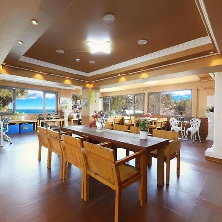 Gangneung Undukmaru Pension Екстер'єр фото